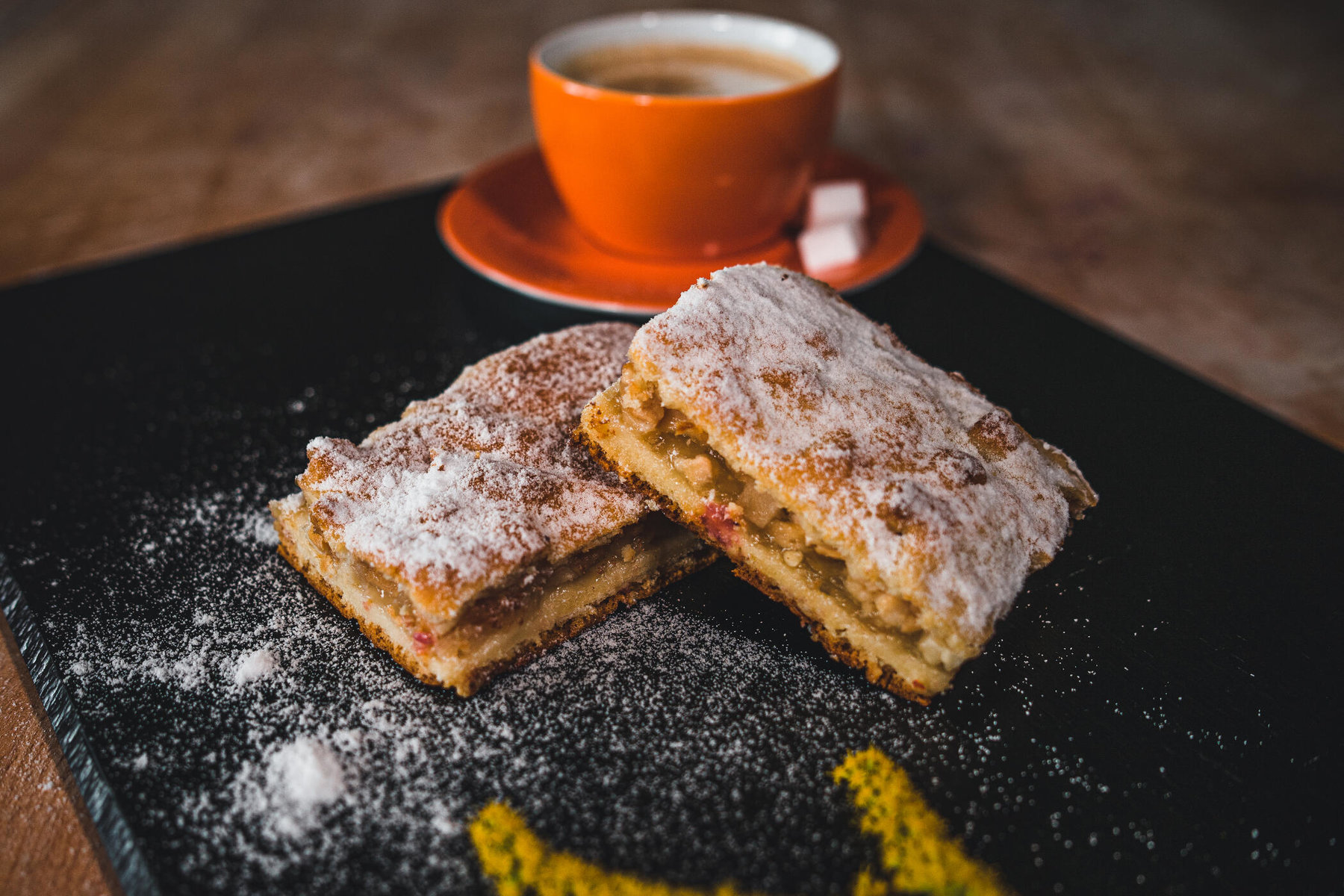 gedeckter Apfelkuchen