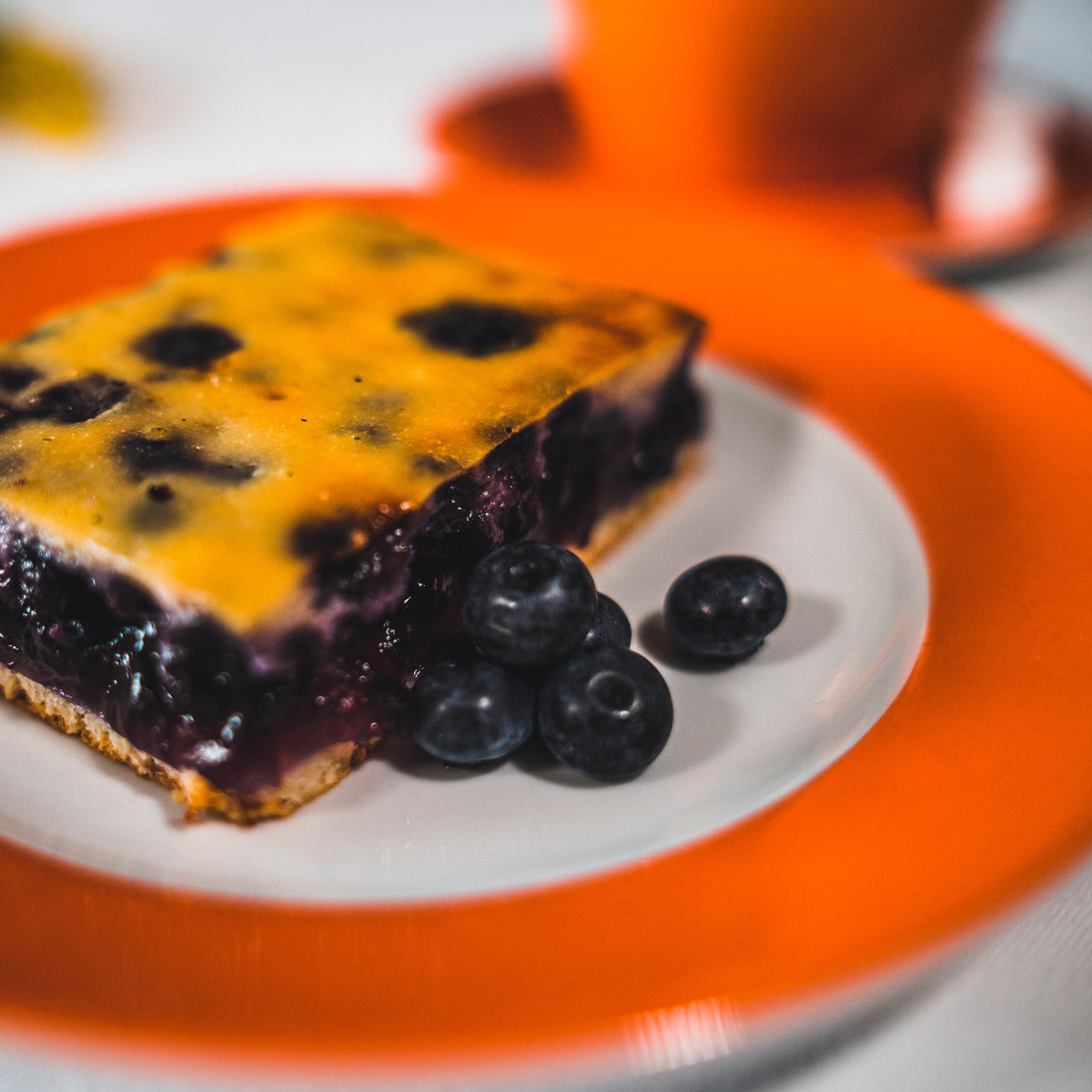 Blechkuchen mit Heidelbeeren